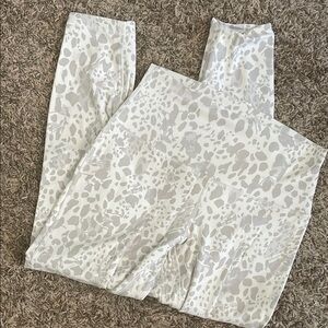 Lululemon Athletica Gray and White Leopard Align Leggings